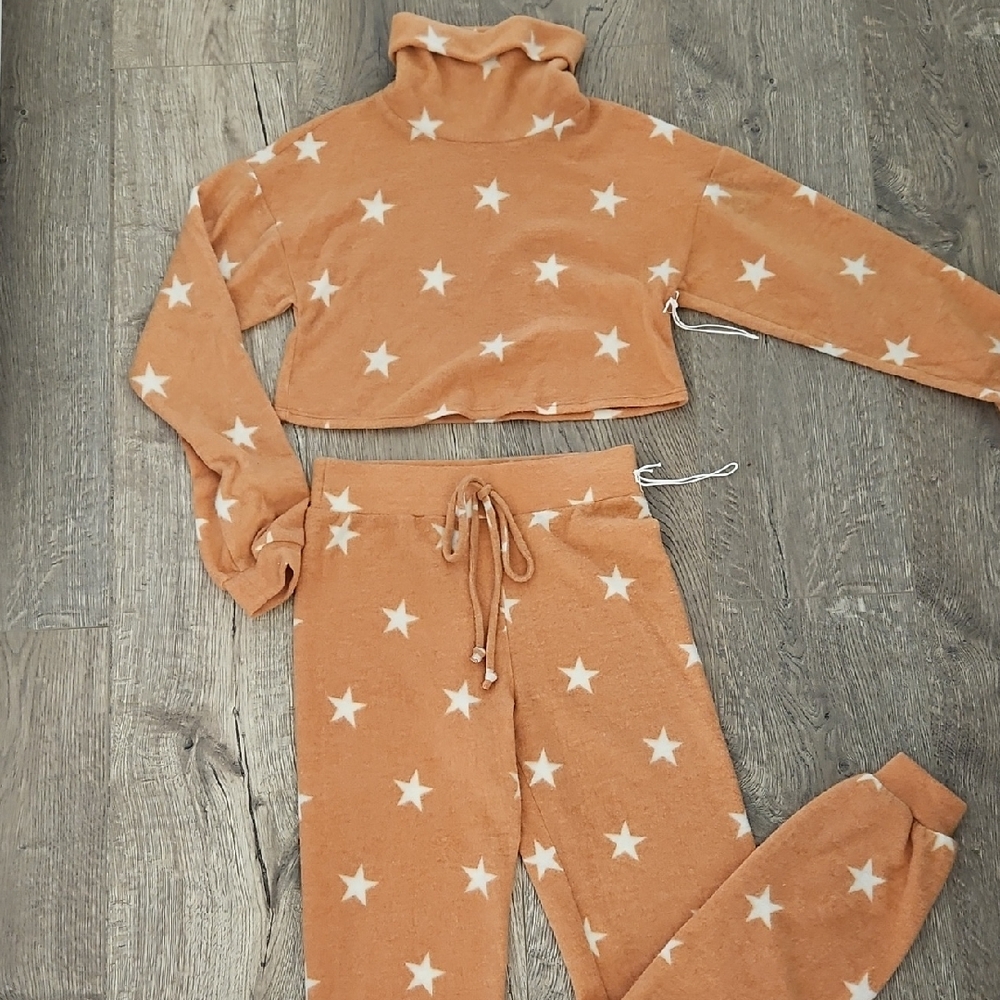 Star Patterned Orange Lounge Set